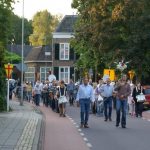 optocht in het dorp